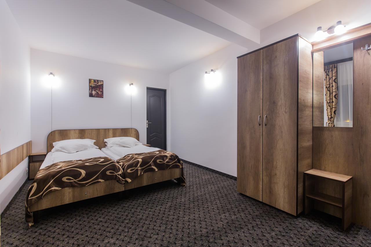 Hotel Raxand Residence Mioveni Exterior foto
