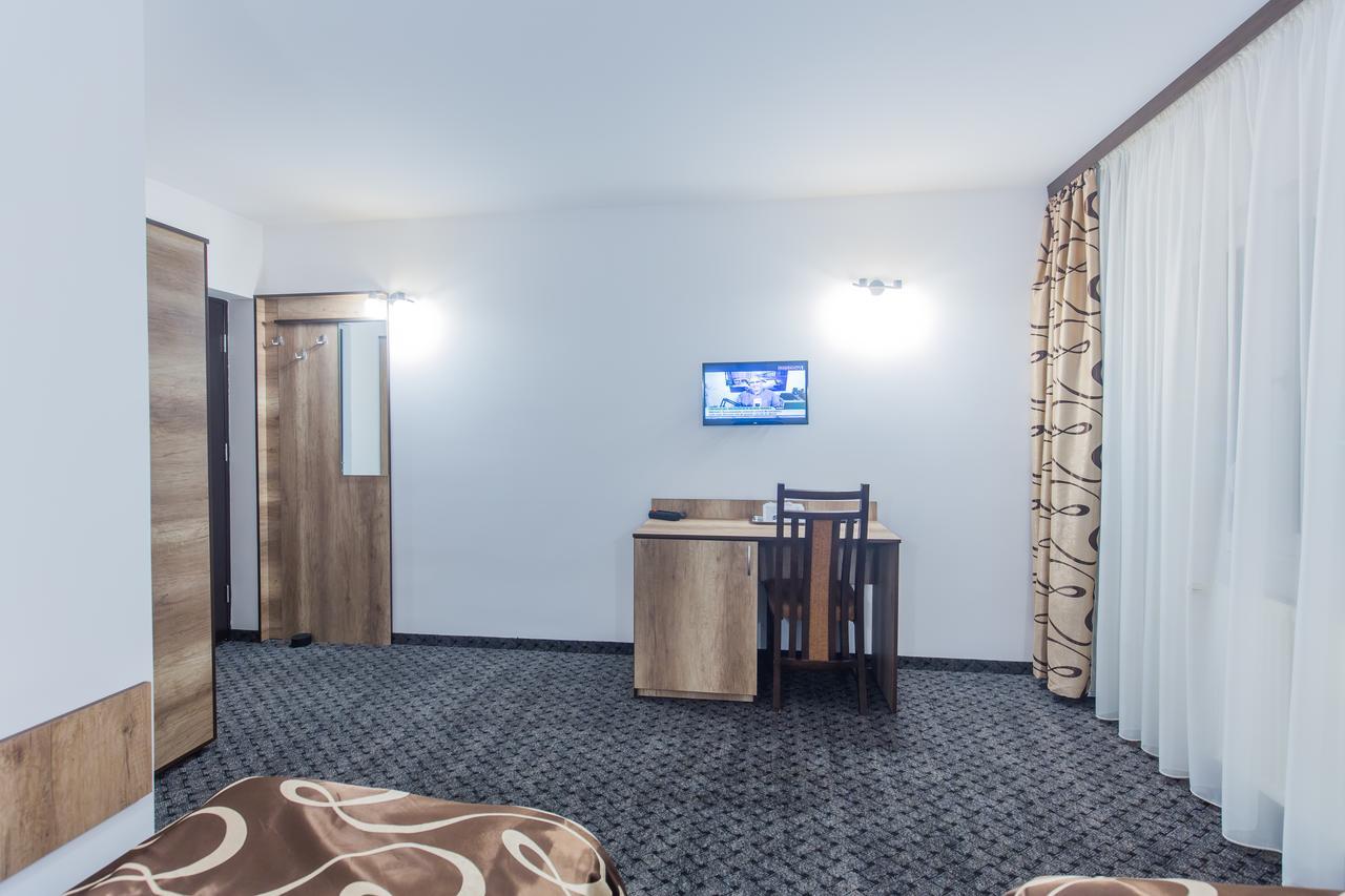 Hotel Raxand Residence Mioveni Exterior foto