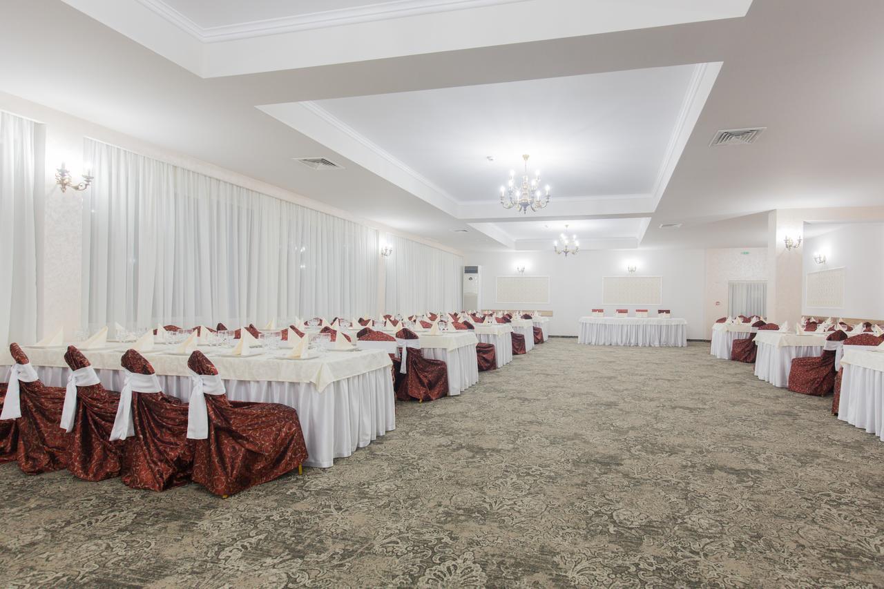 Hotel Raxand Residence Mioveni Exterior foto